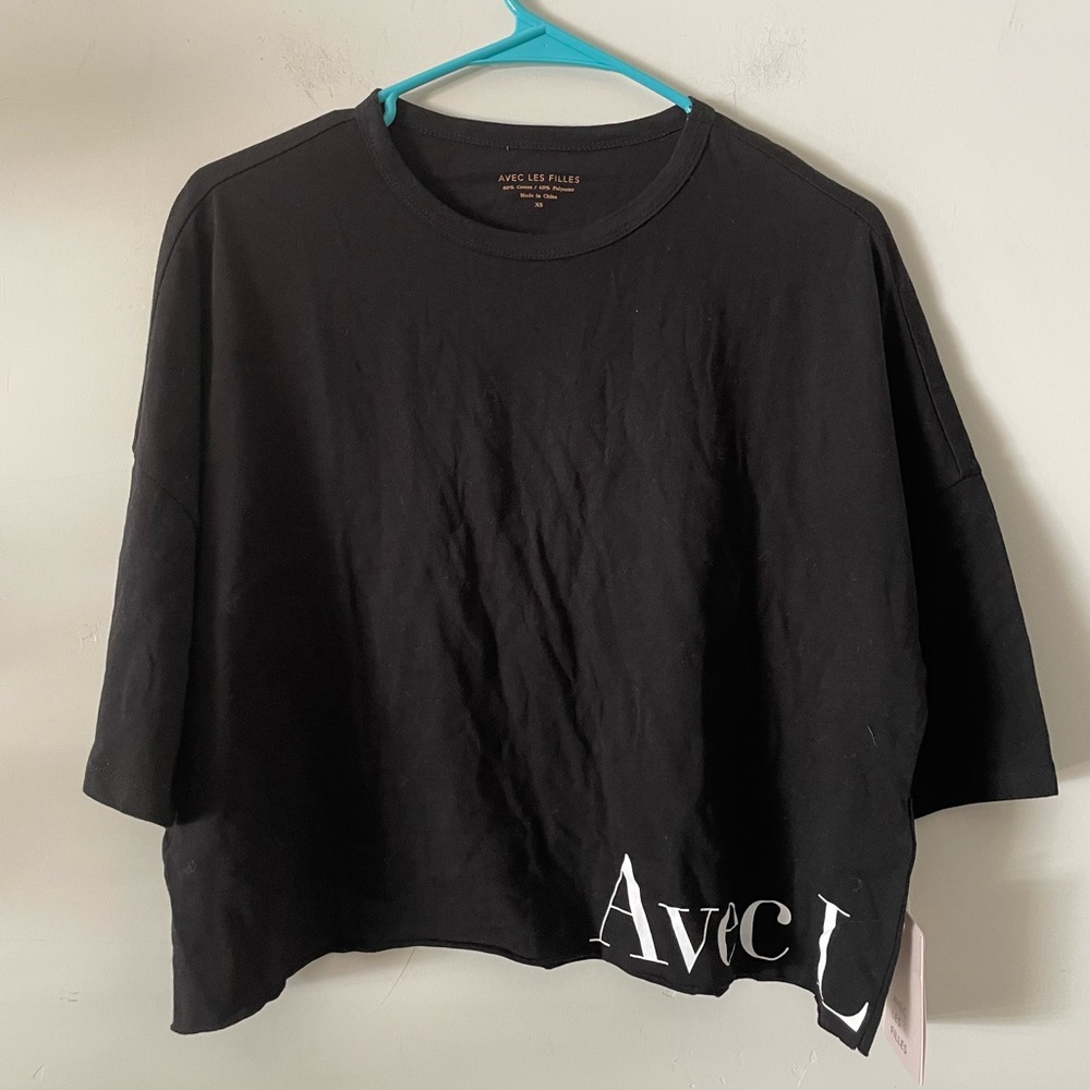 AVEC LES FILLES ladies size XS. Black cropped t shirt.
